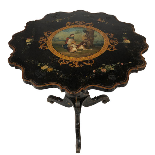 Guéridon basculant à plateau chantourné décoré d’un médaillon central peint, époque Napoléon III