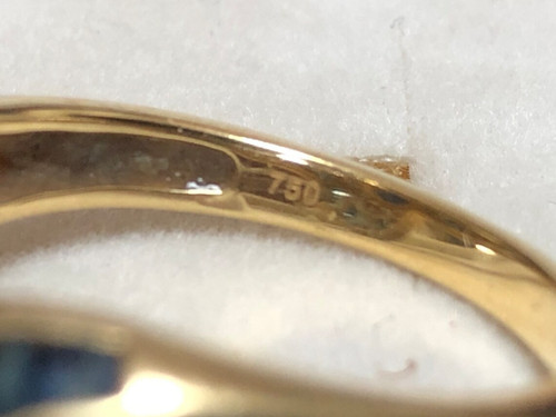 Bague Or Saphirs et Diamants du bijoutier Maty dans son écrin d'origine