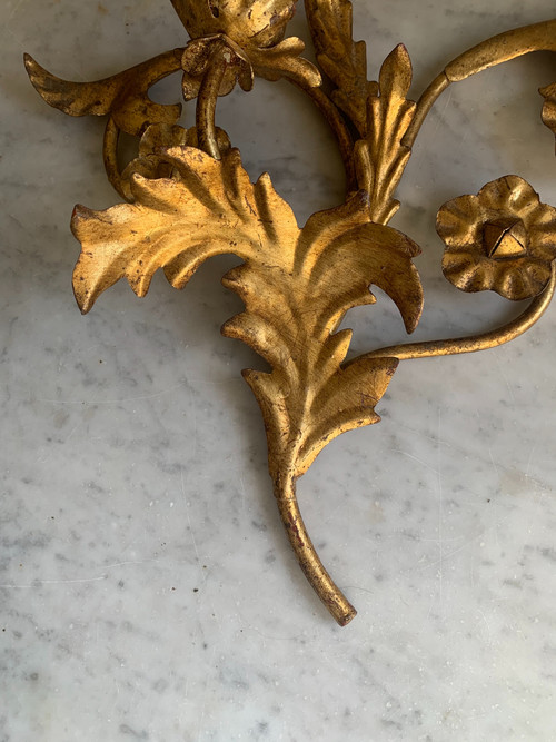 Decorazione da parete in metallo dorato