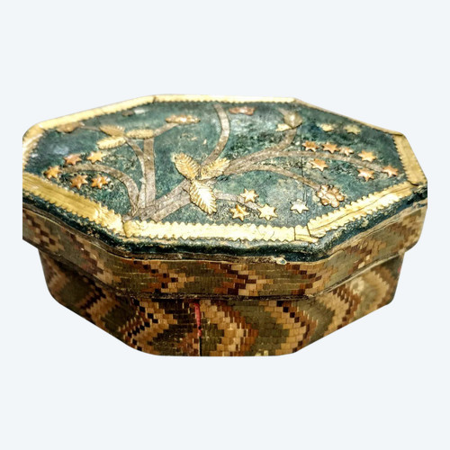 Straw marquetry box