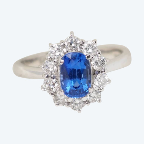 Daisy ring in platinum, tanzanite and diamonds