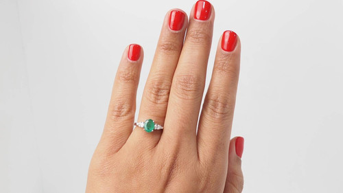 White gold, emerald and diamond ring