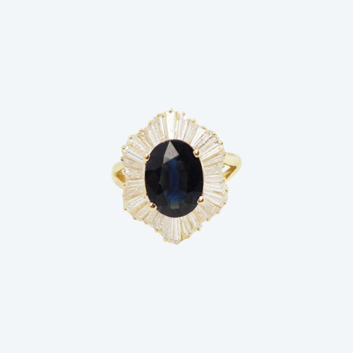 Jupe ring in yellow gold, oval sapphire and diamonds