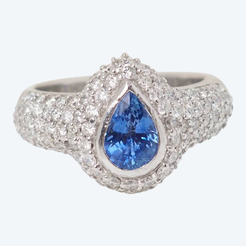 Bague en or blanc, saphir de Ceylan et diamants