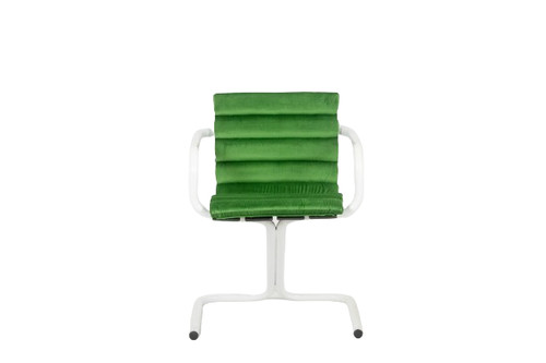Serie di 6 poltrone in metallo laccato bianco e velluto. Anni '70.