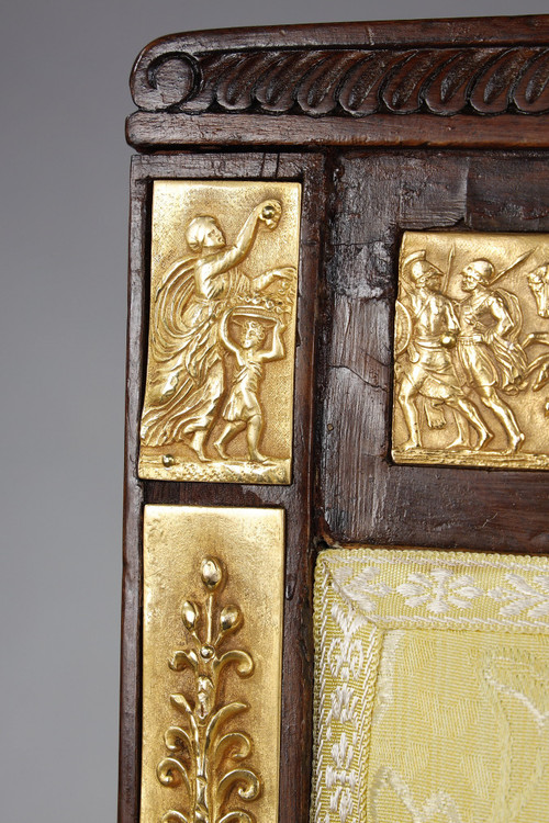 Salon en acajou comprenant quatre fauteuils, deux bergères et un canapé