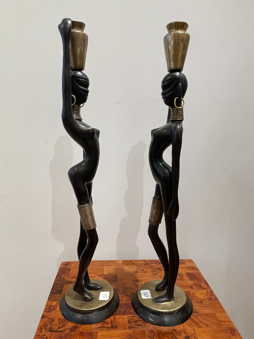 Coppia di statuette di portatori d'acqua, secondo Karl HAGENAUER, circa 1970