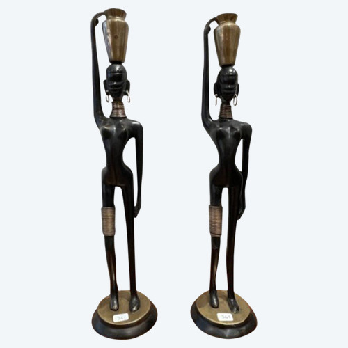 Paire de statuettes de porteuses d’eau,  d’après Karl HAGENAUER, circa 1970