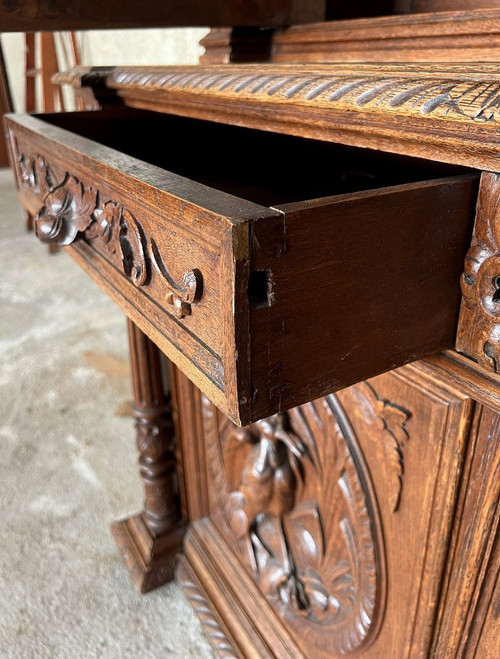 Renaissance style hunting lodge library buffet in solid carved oak circa 1850