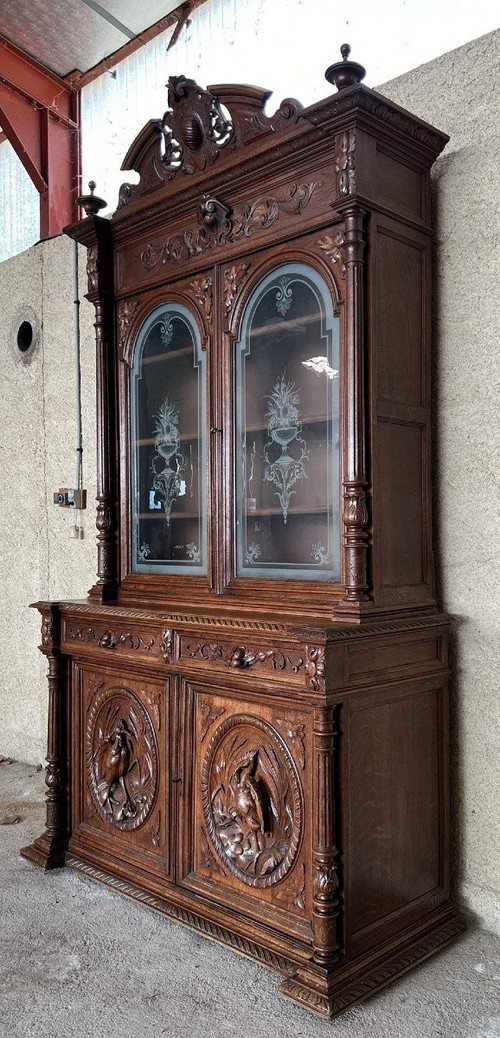 Renaissance style hunting lodge library buffet in solid carved oak circa 1850