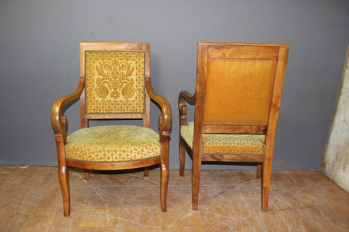 Paire de fauteuils Restauration en noyer XIX
