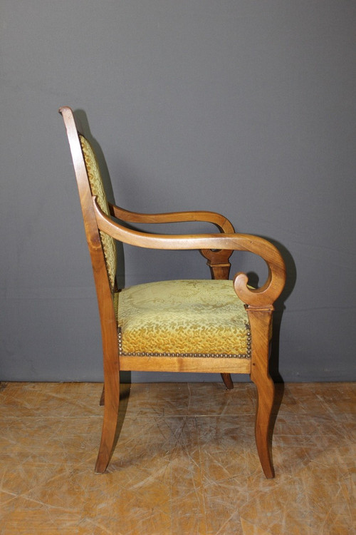 Paire de fauteuils Restauration en noyer XIX