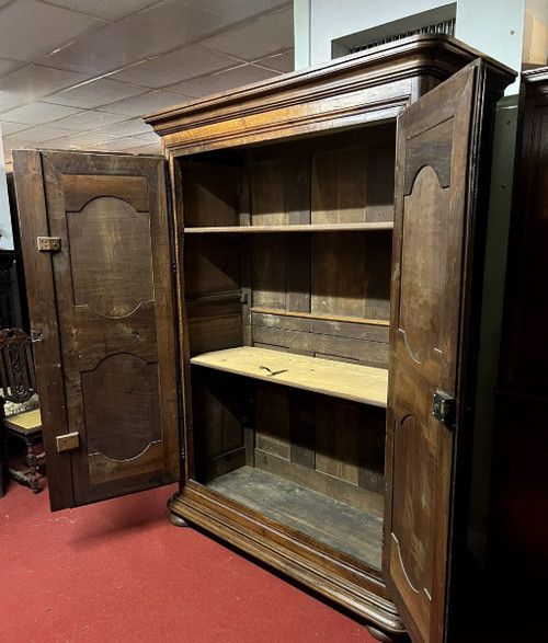 Louis XIII period cabinet in solid walnut (17th century)