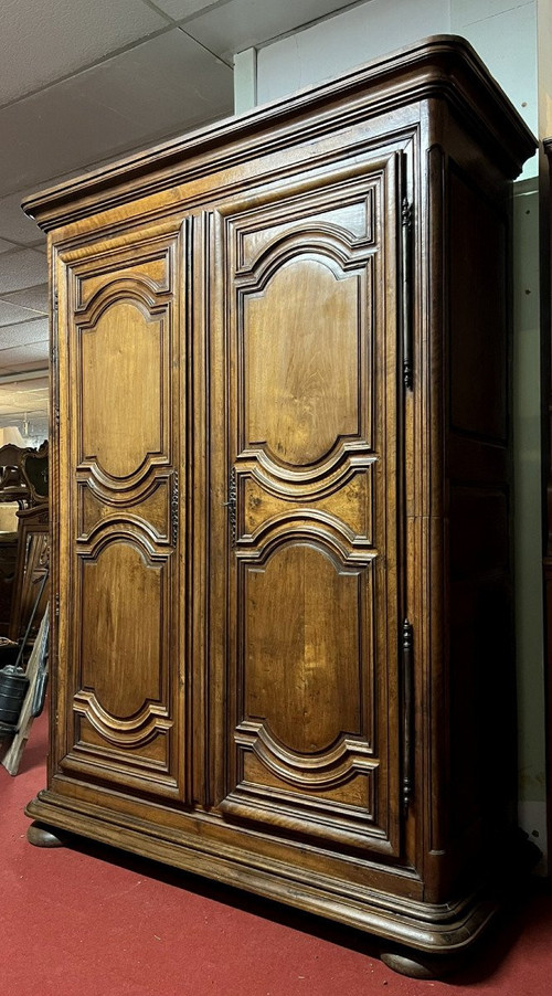 Louis XIII period cabinet in solid walnut (17th century)