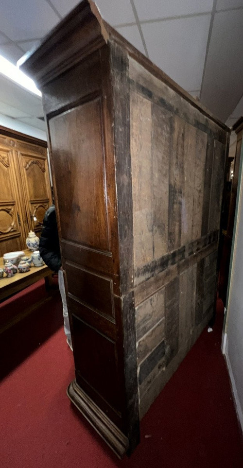 Louis XIII period cabinet in solid walnut (17th century)