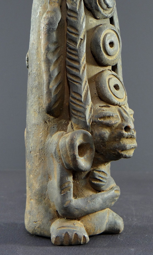 Peru, 1930s/1950s, terracotta statuette in the spirit of pre-Columbian creations.