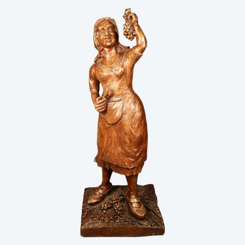 Sculpture En Noyer d'Une Vendangeuse Par Bonin Dijon