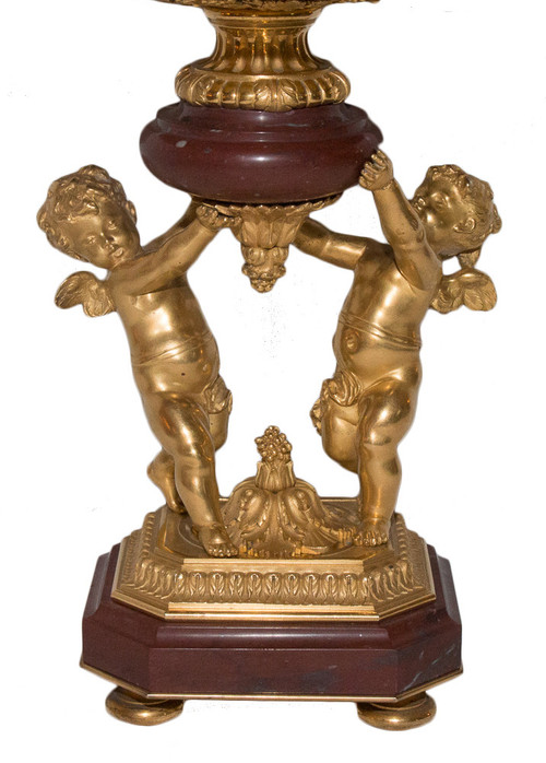 Coupe En Marbre Rouge Royale Et Putti En Bronze Doré Circa 1860