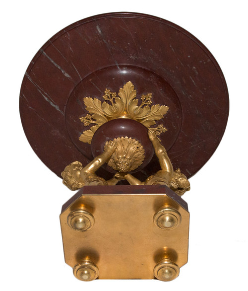 Coupe En Marbre Rouge Royale Et Putti En Bronze Doré Circa 1860