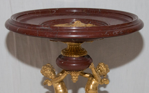 Coupe En Marbre Rouge Royale Et Putti En Bronze Doré Circa 1860