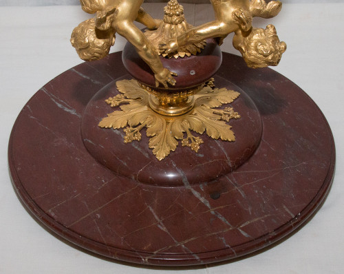 Coupe En Marbre Rouge Royale Et Putti En Bronze Doré Circa 1860