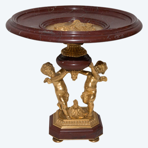 Coppa in marmo rosso reale e putti in bronzo dorato 1860 ca.