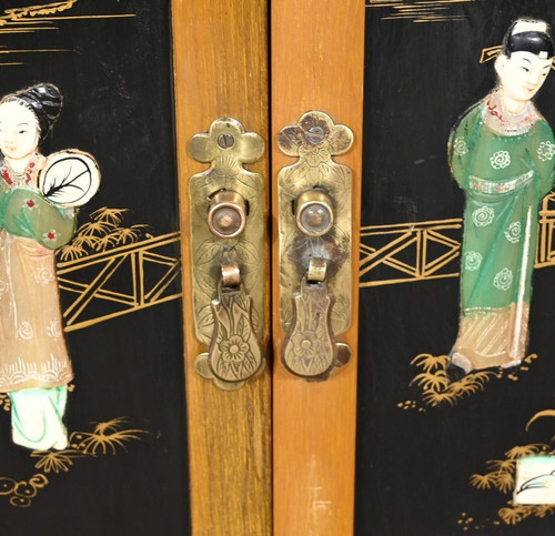 Cabinet Asiatique à Liqueurs en Bois Laqué, Chine - 1950