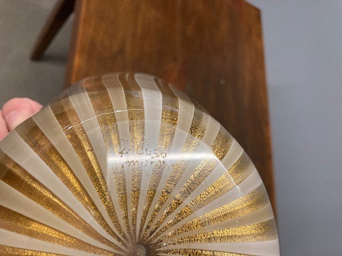Barovier and Toso Murano centerpiece vase from the 70s. Engraved signature size. 26 x 19 h14