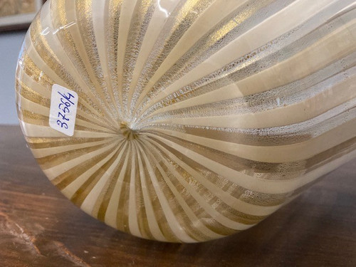 Barovier and Toso Murano centerpiece vase from the 70s. Engraved signature size. 26 x 19 h14