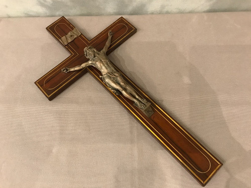 Beautiful 19th century Napoleon III bronze crucifix on varnished mahogany cross