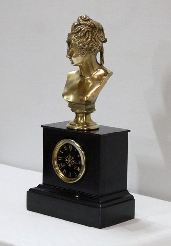  Orologio in marmo e busto in bronzo di Diane de Poitiers, da J. Goujon - seconda parte del XIX secolo