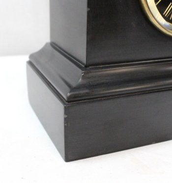  Orologio in marmo e busto in bronzo di Diane de Poitiers, da J. Goujon - seconda parte del XIX secolo