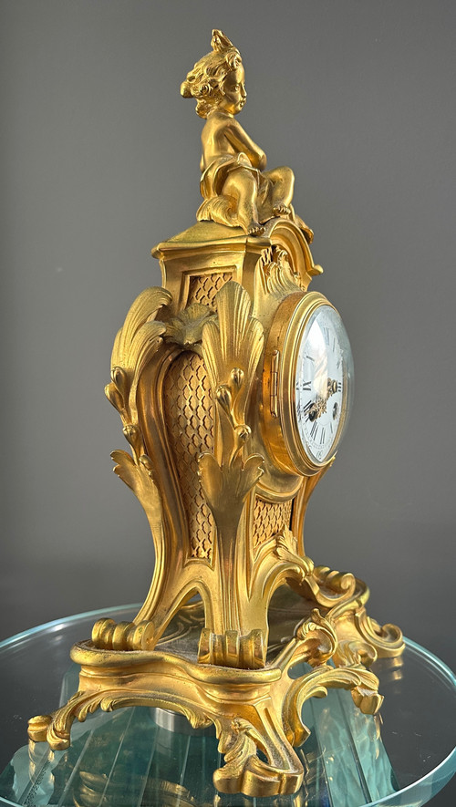 Pendeluhr aus vergoldeter Bronze im Stil von Ludwig XV, 19.
