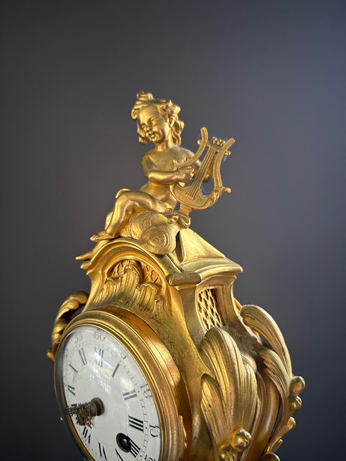 Pendeluhr aus vergoldeter Bronze im Stil von Ludwig XV, 19.