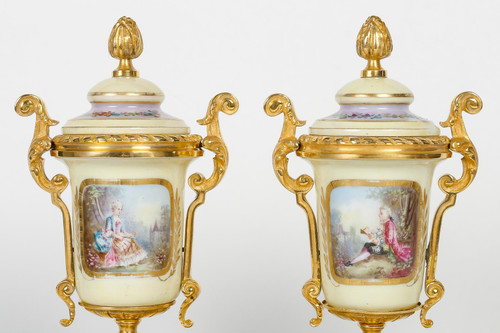 Gilt bronze and porcelain mantelpiece, late 19th century