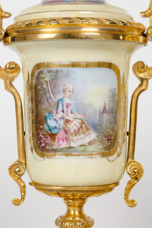 Gilt bronze and porcelain mantelpiece, late 19th century