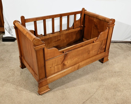Kinderbett mit Rollen aus Kirschbaumholz- 1900