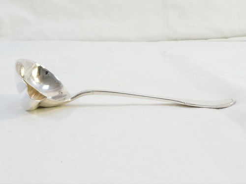 Sauciere sur dormant en ARGENT MASSIF et cuillere a sauce DOUTRE ROUSSEL