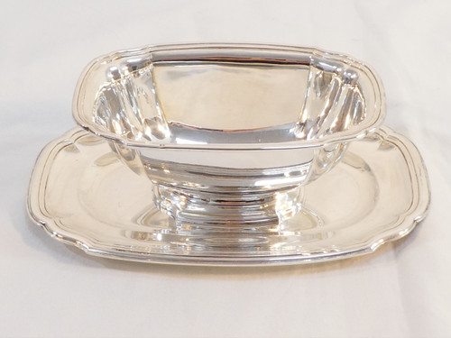 Sauciere sur dormant en ARGENT MASSIF et cuillere a sauce DOUTRE ROUSSEL