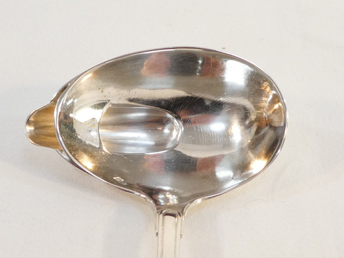 Sauciere sur dormant en ARGENT MASSIF et cuillere a sauce DOUTRE ROUSSEL