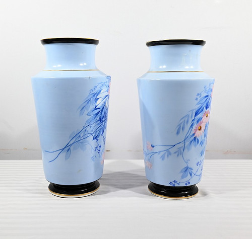 Paire de Vases en Porcelaine – Milieu XIXe