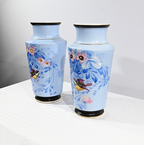 Paire de Vases en Porcelaine – Milieu XIXe