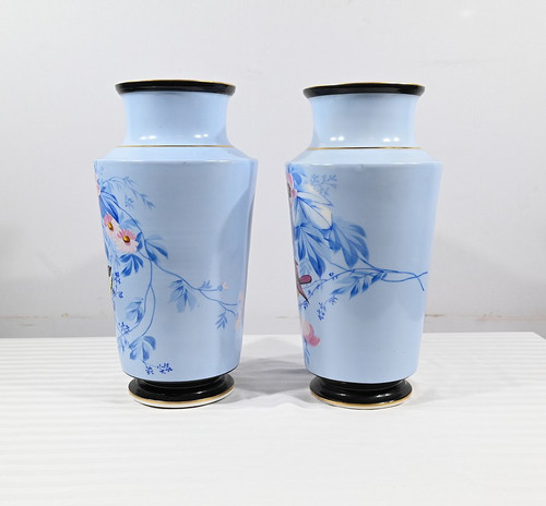 Paire de Vases en Porcelaine – Milieu XIXe