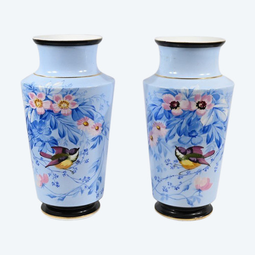 Paire de Vases en Porcelaine – Milieu XIXe