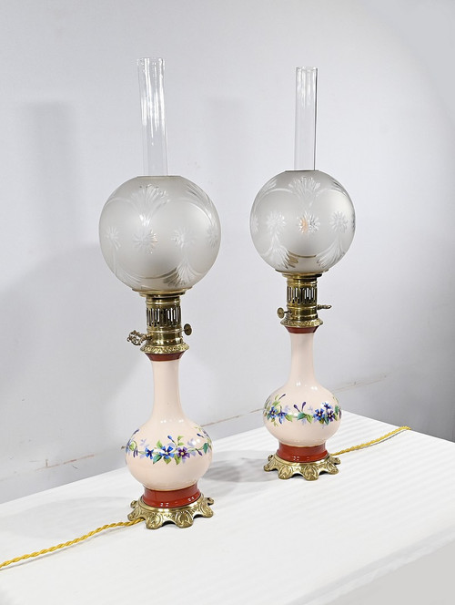 Coppia di lampade a olio in porcellana, elettrificate - Fine XIX secolo