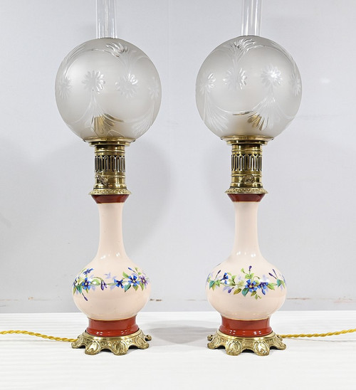 Coppia di lampade a olio in porcellana, elettrificate - Fine XIX secolo