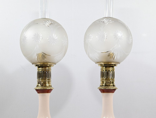Coppia di lampade a olio in porcellana, elettrificate - Fine XIX secolo