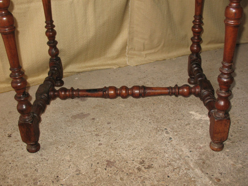 Table à écrire bureau époque Louis XIV avec un tiroir époque fin 17ème Origine Périgord