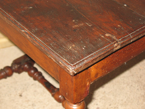 Table à écrire bureau époque Louis XIV avec un tiroir époque fin 17ème Origine Périgord