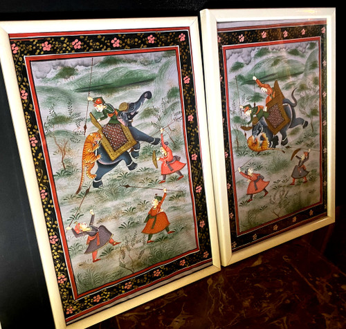 zwei indische Miniaturen "Die Tigerjagd" starke Seidenmalerei dekorativ gerahmt